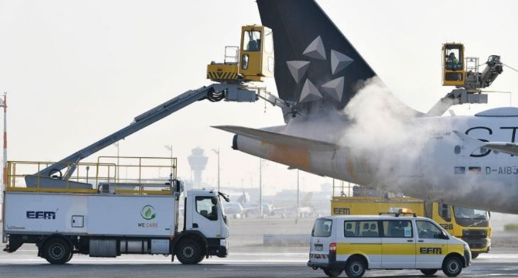 E-mobility on the rise at Munich Airport with all-electric de-icing vehicle