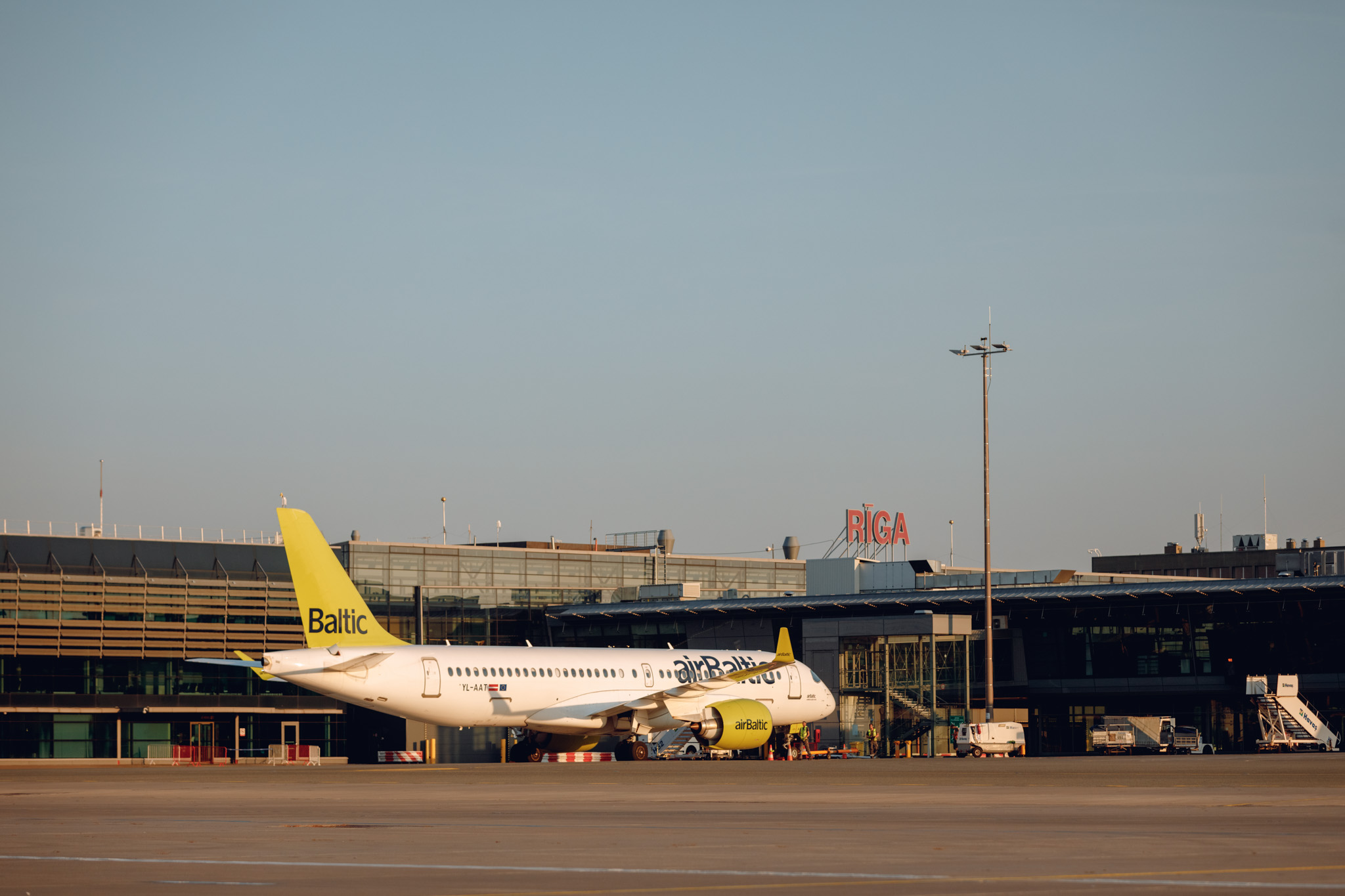 Riga Airport records overall growth in activity despite drop in transfer passengers and air cargo as a result of the war on Ukraine