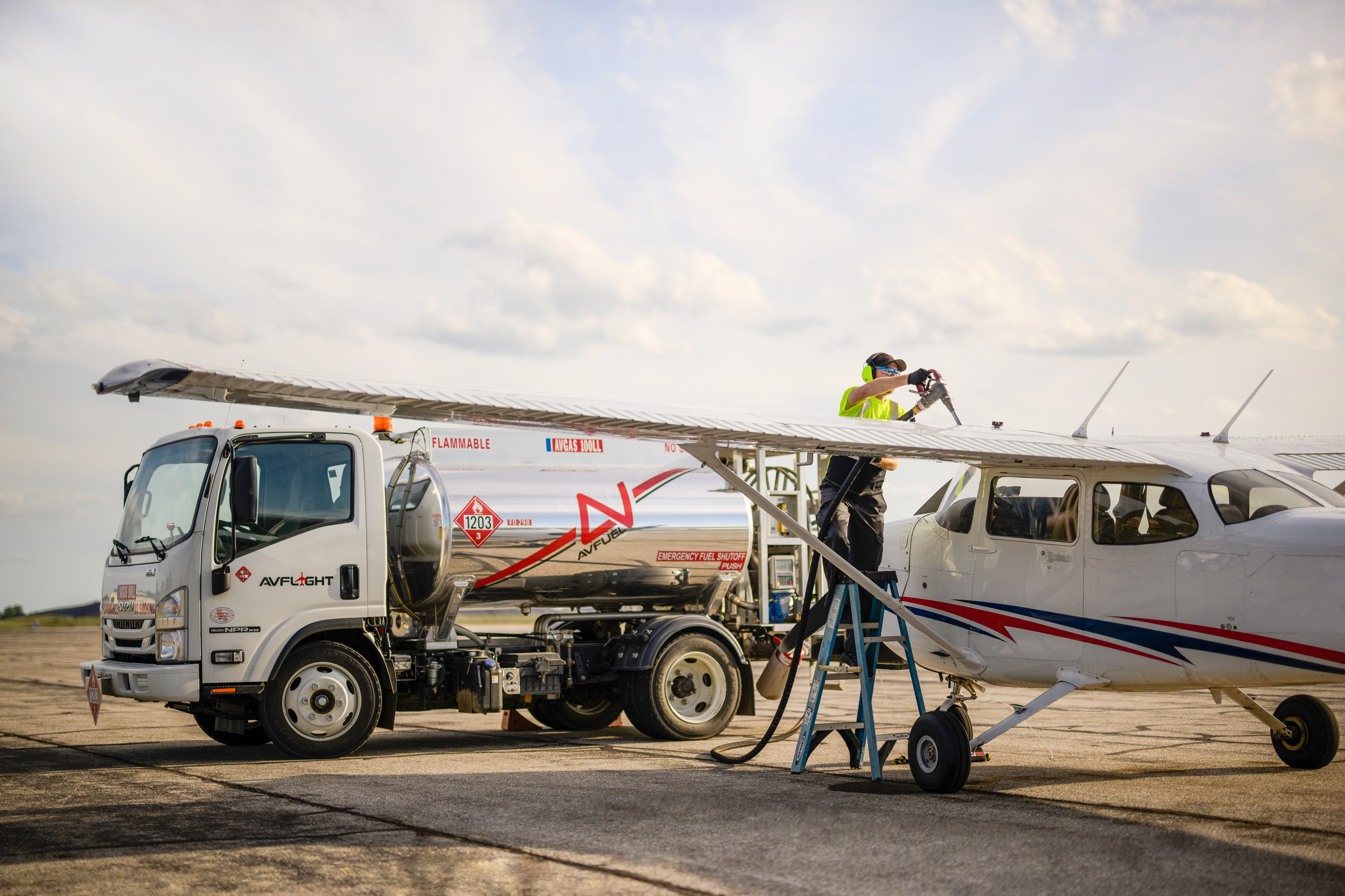 Industry stakeholders celebrate FAA approval of unleaded avgas for GA piston aircraft